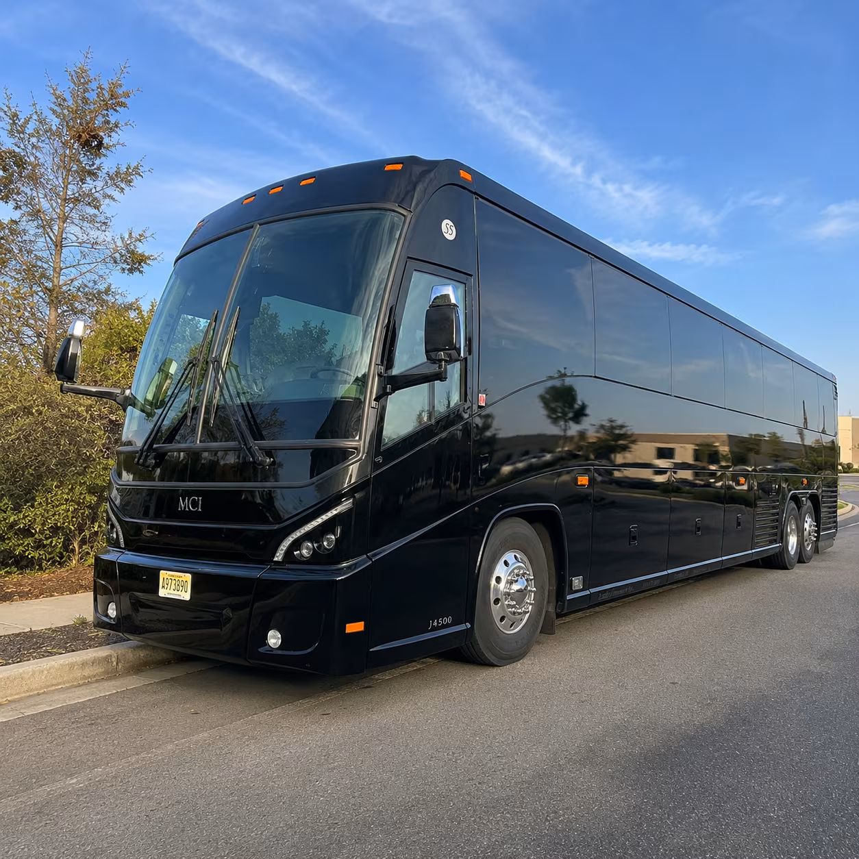 daily commuter shuttles between irvine costa mesa and newport center